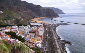 De Santa Cruz a la playa de Las Teresitas, todo un clásico en Tenerife